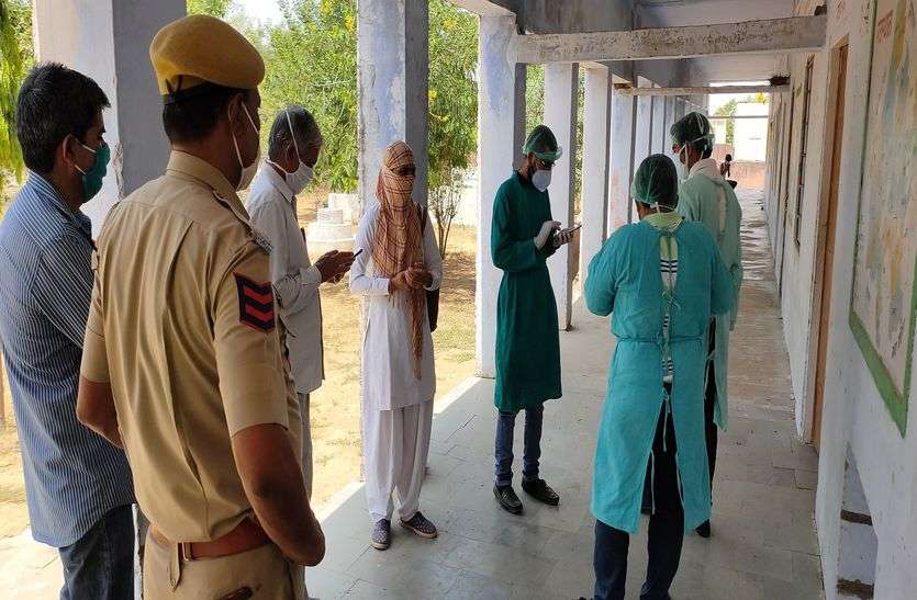 कोरोना ब्रेकिंग : सामोद थाना क्षेत्र में बढ़ रहा कोरोना का कहर, एक और कैदी मिला पॉजिटिव, सीमाएं की सील कोरोना ब्रेकिंग : सामोद थाना क्षेत्र में बढ़ रहा कोरोना का कहर, एक और कैदी मिला पॉजिटिव, सीमाएं की सील