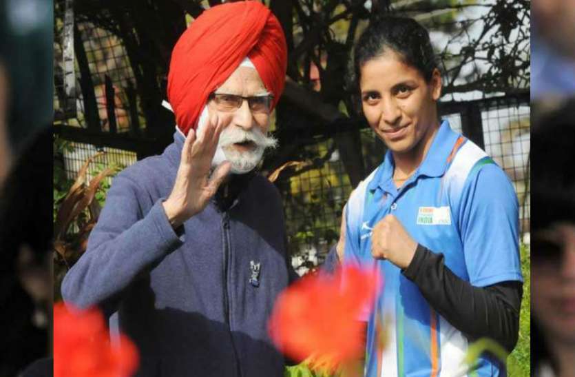 balbir singh senior अंतरराष्ट्रीय हॉकी स्टेडियम का नामकरण पद्मश्री बलबीर सिंह सीनियर के नाम पर