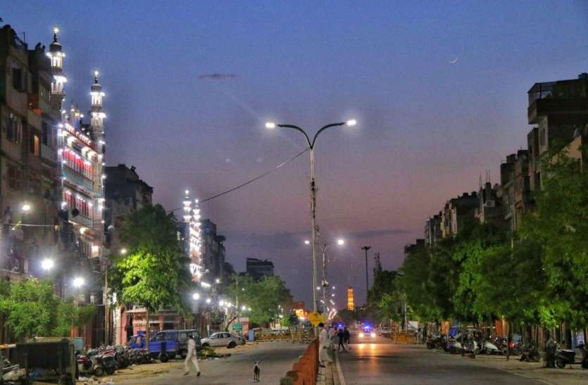 eid सोशल डिस्टेंसिंग के साथ मनाई जाएगी मीठी ईद, घरों पर अदा करें नमाज