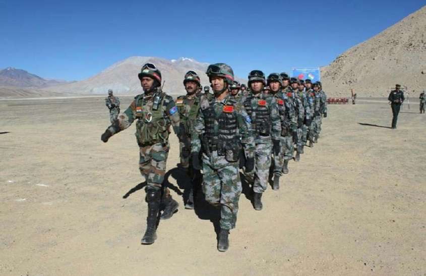 लद्दाख में तीन जगहों पर घुसपैठ, चीनी सेना ने 100 टेंट गाड़े