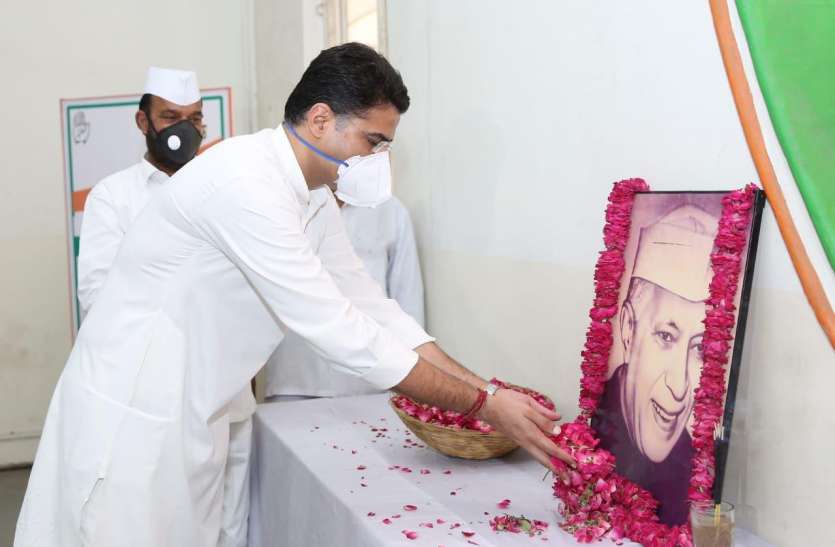 मदद और सलाह लेने से कोई छोटा नहीं हो जाता मदद और सलाह लेने से कोई छोटा नहीं हो जाता