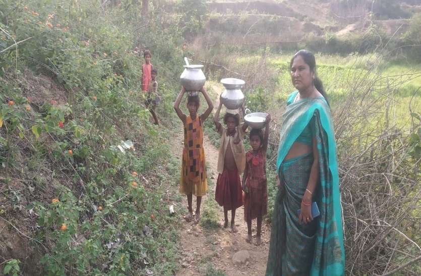 यदि बिदियां को एम्बुलेंस मिल जाती तो तीन बच्चों से मां का साया नहीं हटता यदि बिदियां को एम्बुलेंस मिल जाती तो तीन बच्चों से मां का साया नहीं हटता