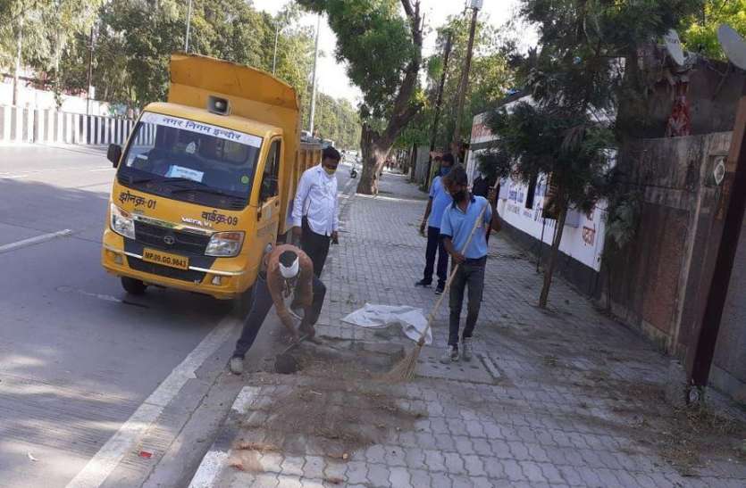 लॉक डाउन में नगर निगम का विशेष सफाई अभियान शुरू लॉक डाउन में नगर निगम का विशेष सफाई अभियान शुरू