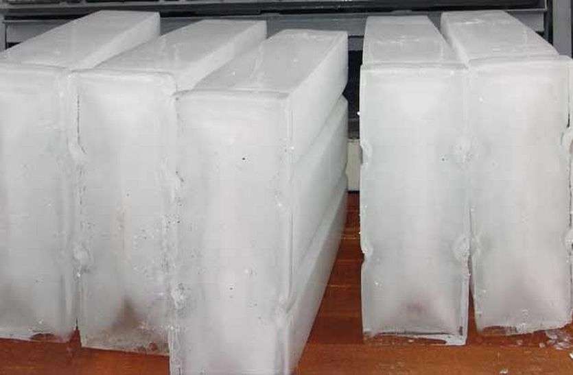 लॉकडाउन से बर्फ का धंधा हो गया 'ठंडाÓ लॉकडाउन से बर्फ का धंधा हो गया 'ठंडाÓ