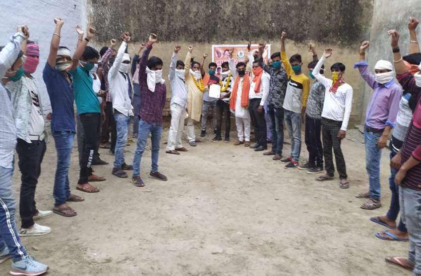 आधा सैकड़ा कार्यकर्ताओं के साथ ली नमो संघ की सदस्यता आधा सैकड़ा कार्यकर्ताओं के साथ ली नमो संघ की सदस्यता