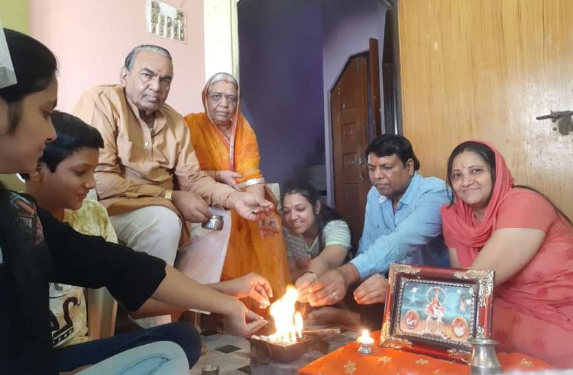 Gayatri mahayagya Gayatri mahayagya - वातावरण को शुद्ध करने जिले में एक हजार परिवार घरों पर एक साथ देंगे यज्ञ में आहुति