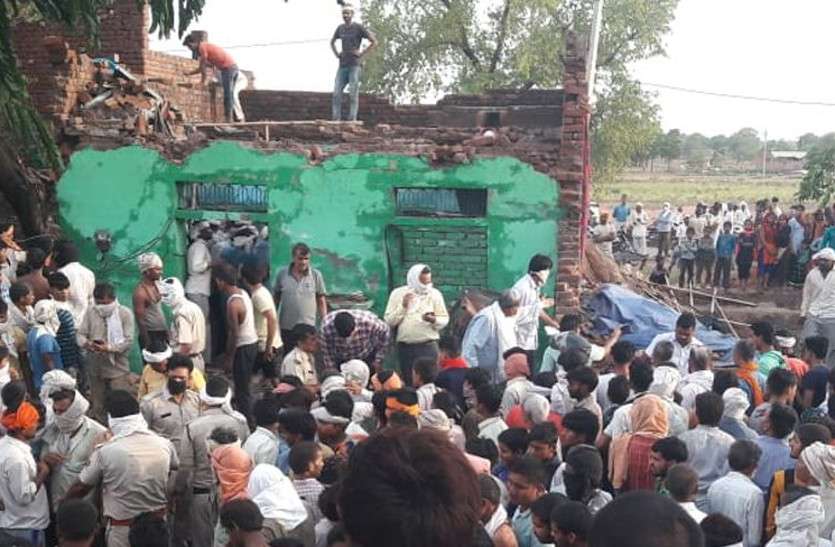 three dead strong storm house collapse in dholpur तेज अंधड़ से पक्का मकान ढहा, तीन जनों की मौत, गांव में मचा कोहराम