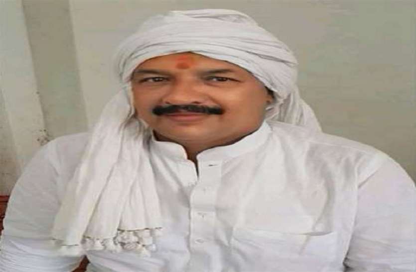 Mafia don former block chief Dilip Mishra arrested पूर्व ब्लाक प्रमुख दिलीप मिश्रा गिरफ्तार , कैबिनेट मंत्री नंद गोपाल गुप्ता नंदी पर बम हमले का भी है आरोप