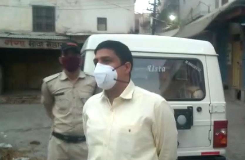 जिला कलक्टर ने किया निषेधाज्ञा प्रभावित क्षेत्र का दौरा जिला कलक्टर ने किया निषेधाज्ञा प्रभावित क्षेत्र का दौरा