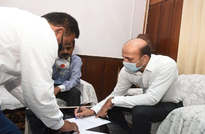 , दुर्ग में डॉ. सर्वेश्वर और कवर्धा में रमेश कुमार ने नए कलेक्टर के रूप में किया पदभार ग्रहण
