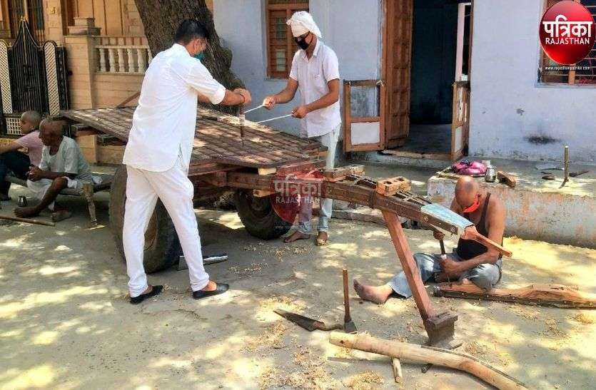 लॉकडाउन में सुनाई देगी घंटियां, गांवों में फिर दौड़ेगी बैलगाड़ी, पढ़ें पूरी खबर... लॉकडाउन में सुनाई देगी घंटियां, गांवों में फिर दौड़ेगी बैलगाड़ी, पढ़ें पूरी खबर...