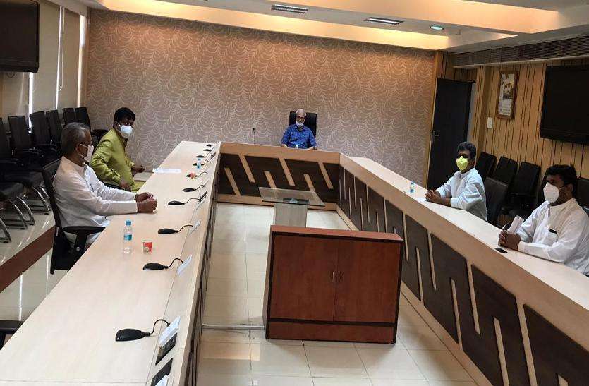 Gujrat congress: 'कोरोना बना विकराल, निजी अस्पताल व चिकित्सकों की लें सेवा' Gujrat congress: 'कोरोना बना विकराल, निजी अस्पताल व चिकित्सकों की लें सेवा'