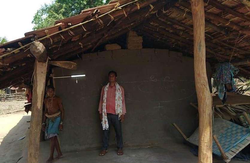 नक्सल प्रभावित जिले के कई गावों में पहुंचाया गया सौभाग्य का उजाला, अब ग्रामीण नहीं सोते अंधेरे में नक्सल प्रभावित जिले के कई गावों में पहुंचाया गया सौभाग्य का उजाला, अब ग्रामीण नहीं सोते अंधेरे में