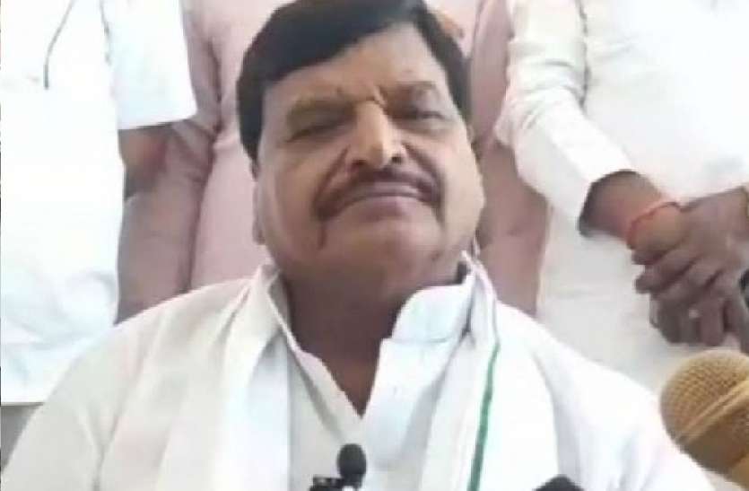 विधानसभा अध्यक्ष ने शिवपाल की सदस्यता रद्द करने की याचिका को वापस लेने की दी इजाजत, सपा में हो सकती है वापसी विधानसभा अध्यक्ष ने शिवपाल की सदस्यता रद्द करने की याचिका को वापस लेने की दी इजाजत, सपा में हो सकती है वापसी