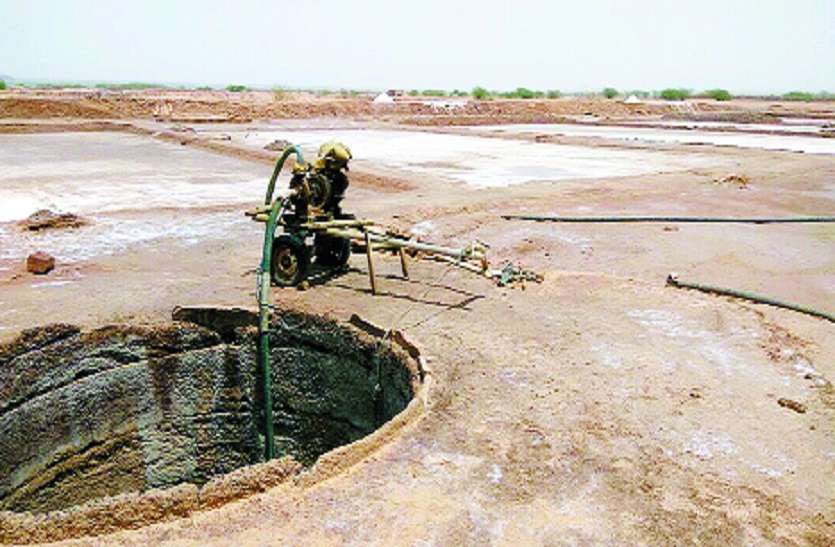 Black eyes on white salt of Pokaran for two decades पोकरण के सफेद नमक पर दो दशक से काली दृष्टि