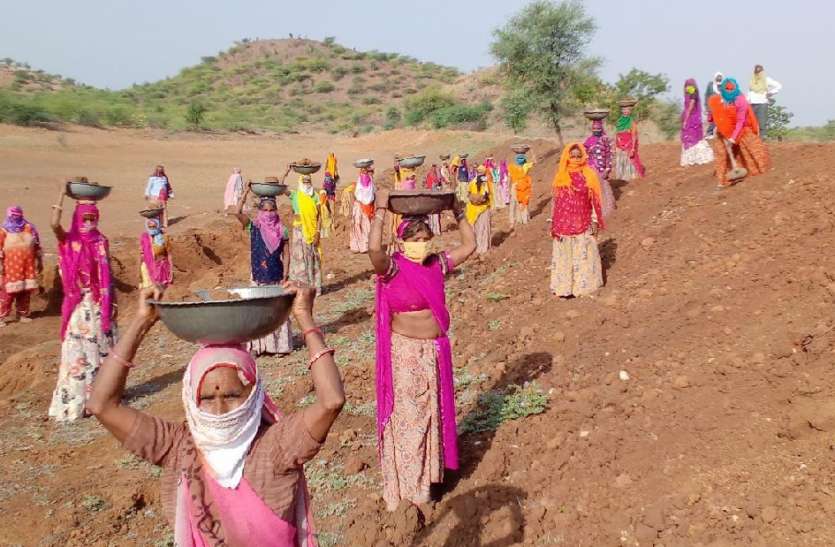 महात्मा गांधी नरेगा योजना : सौ दिन रोजगार उपलब्ध करवाने में बूंदी जिला अव्वल महात्मा गांधी नरेगा योजना : सौ दिन रोजगार उपलब्ध करवाने में बूंदी जिला अव्वल