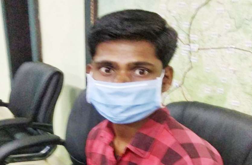 आईईडी लगाने वाले एक्सपर्ट माओवादी ने किया समर्पण आईईडी लगाने वाले एक्सपर्ट माओवादी ने किया समर्पण