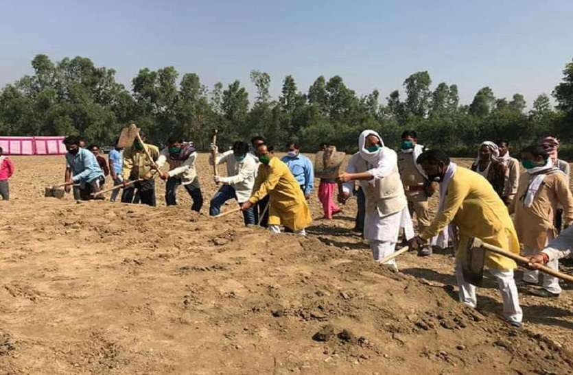 जिस नदी का पानी पिया था द्रोणाचार्य ने वह सूख गयी, आज के भगीरथ बने धर्मपाल-पीलीया का पीलिया अब होगा दूर