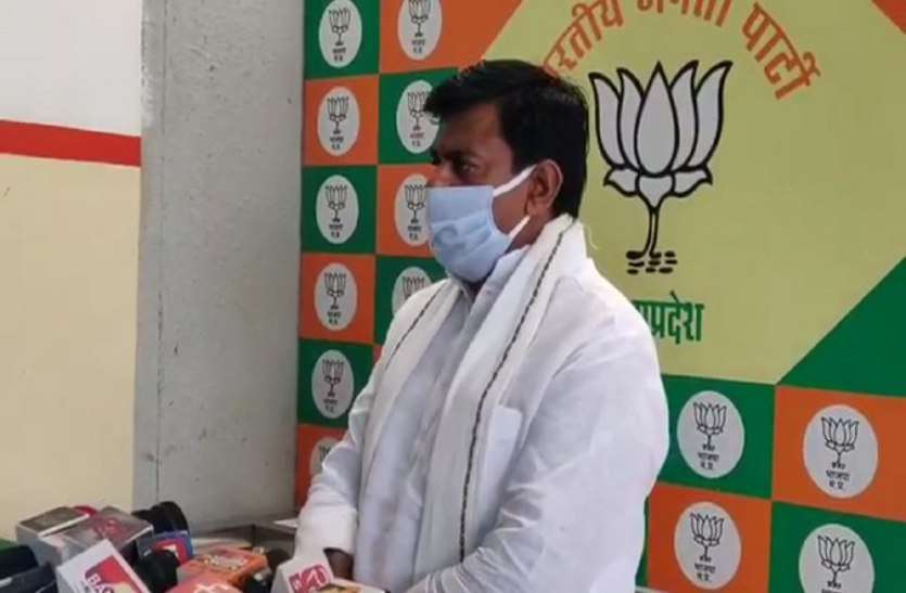 भाजपा विधायक बोले, चिताओं पर रोटी सेकना कांग्रेस की पुरानी आदत भाजपा विधायक बोले, चिताओं पर रोटी सेकना कांग्रेस की पुरानी आदत
