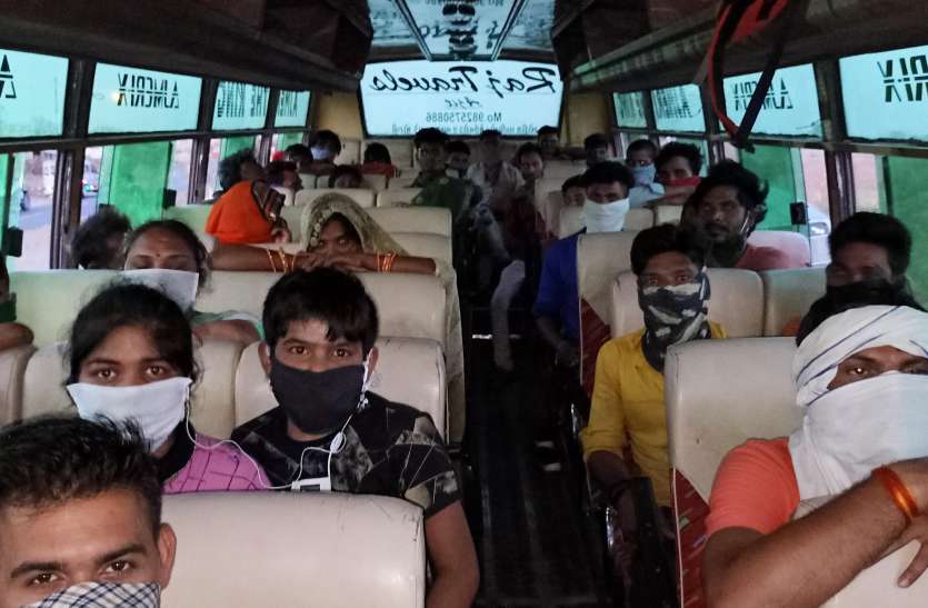 पंचायत में काम नहीं, गुजरात जा रहे मजदूर पंचायत में काम नहीं, गुजरात जा रहे मजदूर