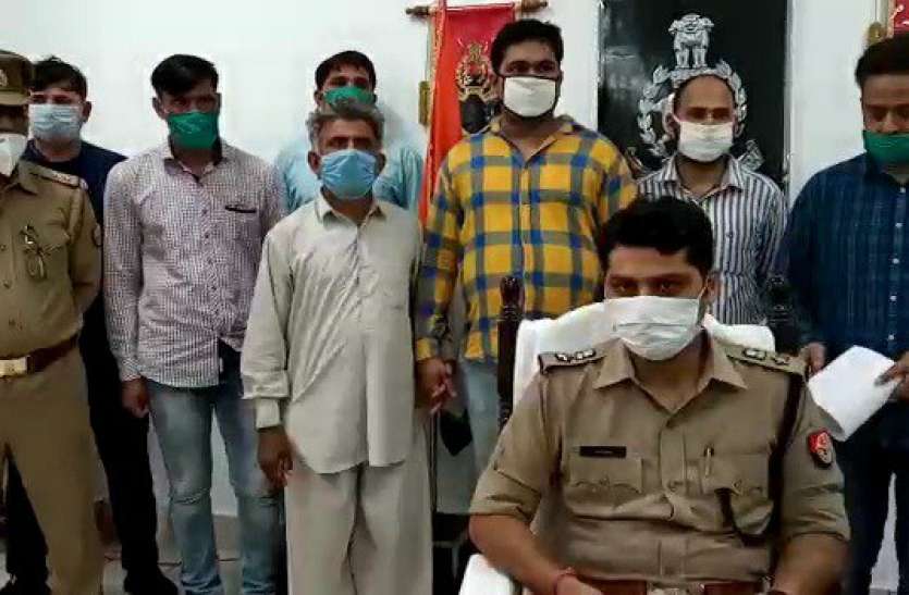 police1.jpg पुलिस मान रही थी प्यार में विफल युगल ने कर ली आत्महत्या, SSP ने जांच कराई तो निकला डबल मर्डर, हुआ चाैंकाने वाला खुलासा