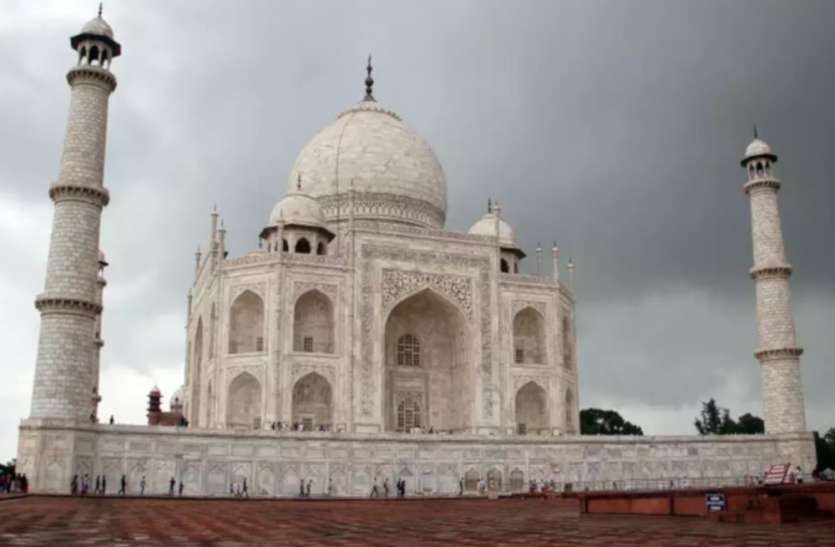 आह ताज, मीनारें टूटीं, कंगूरे बिखरे, जालियां भी न झेल सकी 124 किमी रफ्तार का तूफान आह ताज, मीनारें टूटीं, कंगूरे बिखरे, जालियां भी न झेल सकी 124 किमी रफ्तार का तूफान