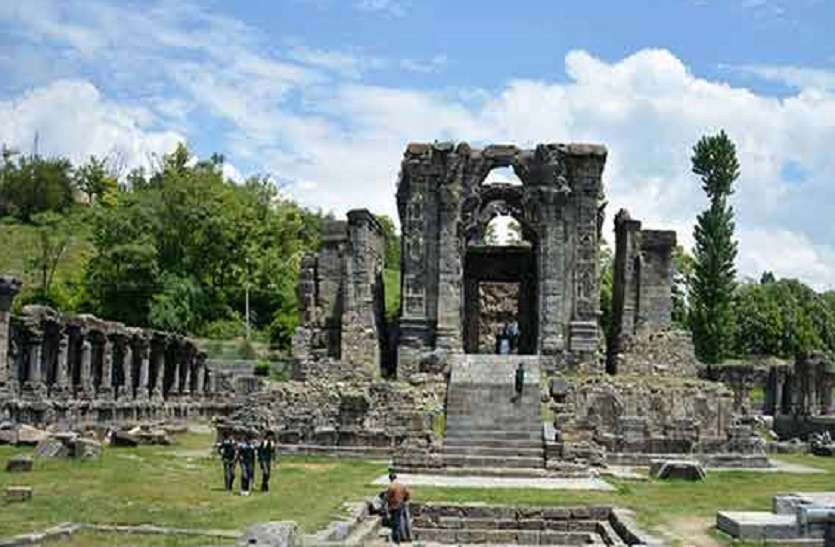 मार्तंड सूर्य मंदिर