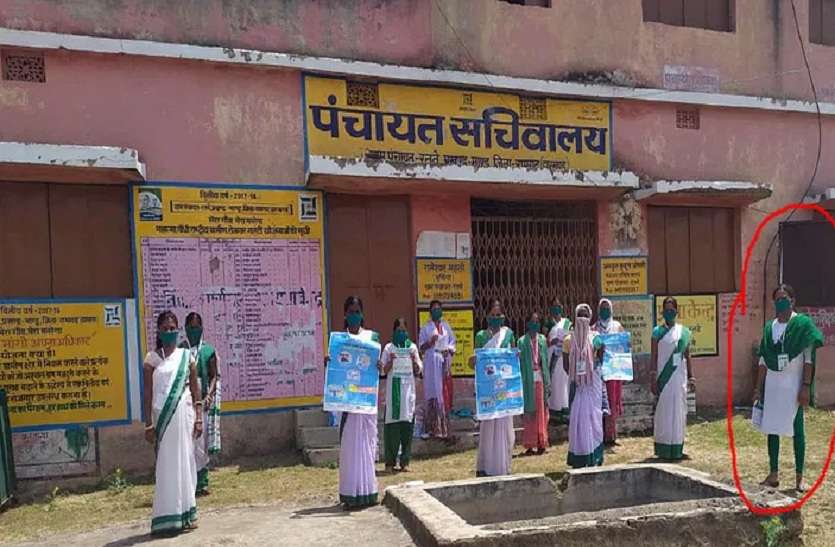 इस युवती इन गांवों में खड़ी कर दी गुलाबी गैंग जैसी एक गैंग इस युवती इन गांवों में खड़ी कर दी 'गुलाबी गैंग' जैसी एक गैंग