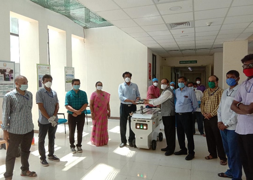 कोविड-19 के रोगियों को पानी, दवा एवं भोजन पैकेट डिलिवरी करेगा रोबोट