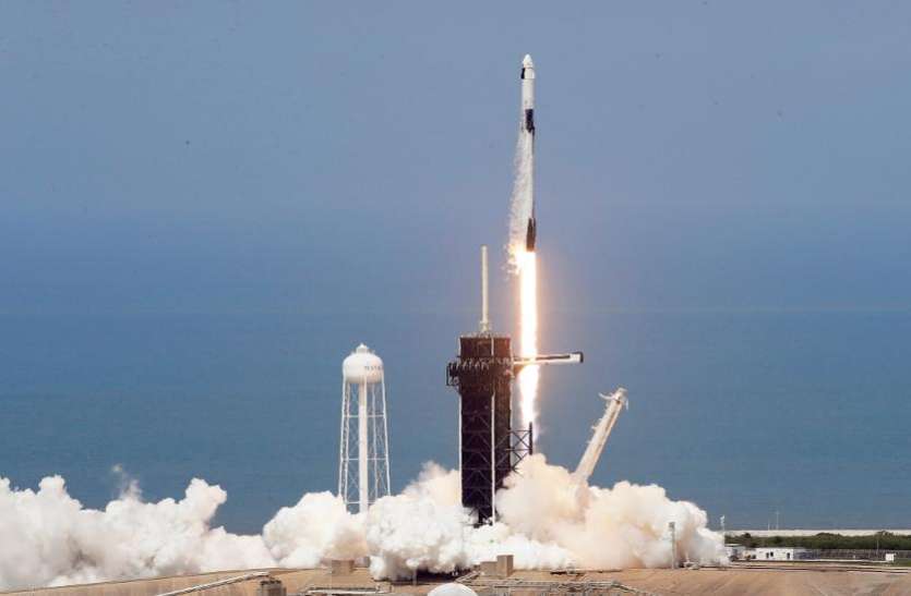 NASA SpaceX Launch NASA SpaceX Launch: अमरीका ने रचा इतिहास, नौ साल बाद अपनी धरती से निजी यान को अंतरिक्ष में भेजा
