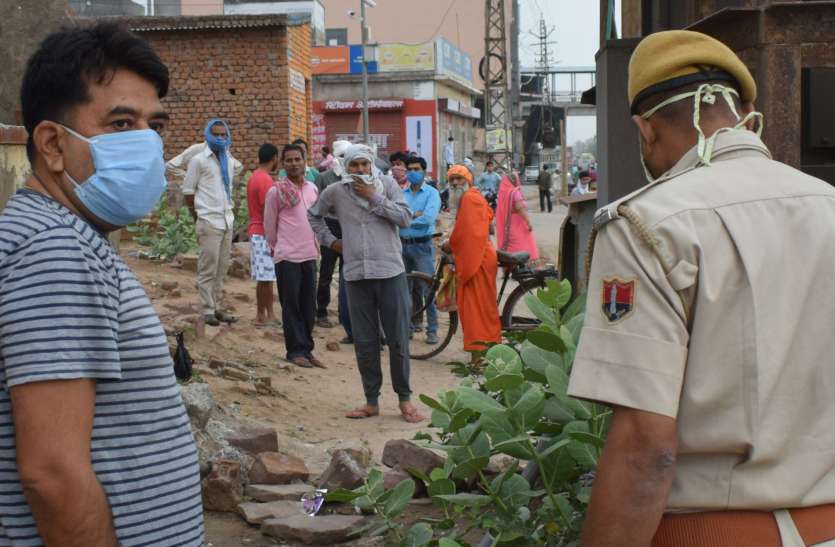 Old man found hanging from the noose outside Panchayat Samiti पंचायत समिति के बाहर फंदा से लटका मिला अधेड़