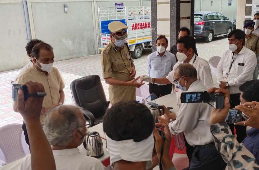 अब सप्ताह तक पिलाएंगे आयुर्वेदिक काढ़ा अब सप्ताह तक पिलाएंगे आयुर्वेदिक काढ़ा