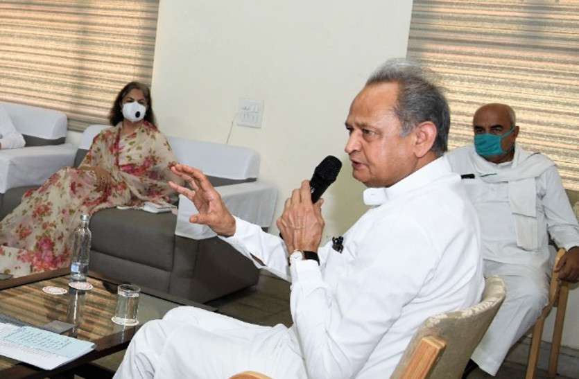 cm_gehlot2.jpg विष्णुदत्त विश्नोई आत्महत्या प्रकरण: सीएम गहलोत से मिला विश्नोई समाज का प्रतिनिधिमंडल