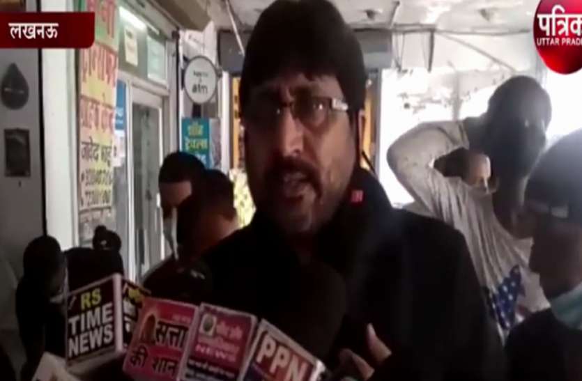 मौलाना यासूब अब्बास ने 40 लोगों के साथ किया मातम मौलाना यासूब अब्बास ने 40 लोगों के साथ किया मातम