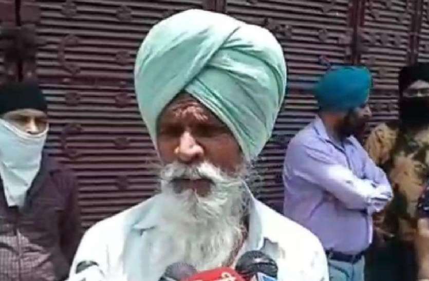 teerath-singh-father.jpg तीरथ सिंह के रिक्शा चालक पिता बोले- मेरे बेटे को फंसाया गया, वह आतंकी नहीं हो सकता
