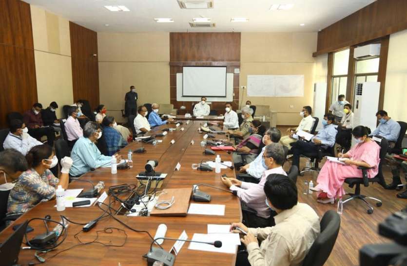 Cyclone Nisarga: गुजरात में निचले इलाके के लोगों को स्थानांतरित करने के निर्देश, मछुआरों को वापस बुलाया गया Cyclone Nisarga: गुजरात में निचले इलाके के लोगों को स्थानांतरित करने के निर्देश, मछुआरों को वापस बुलाया गया