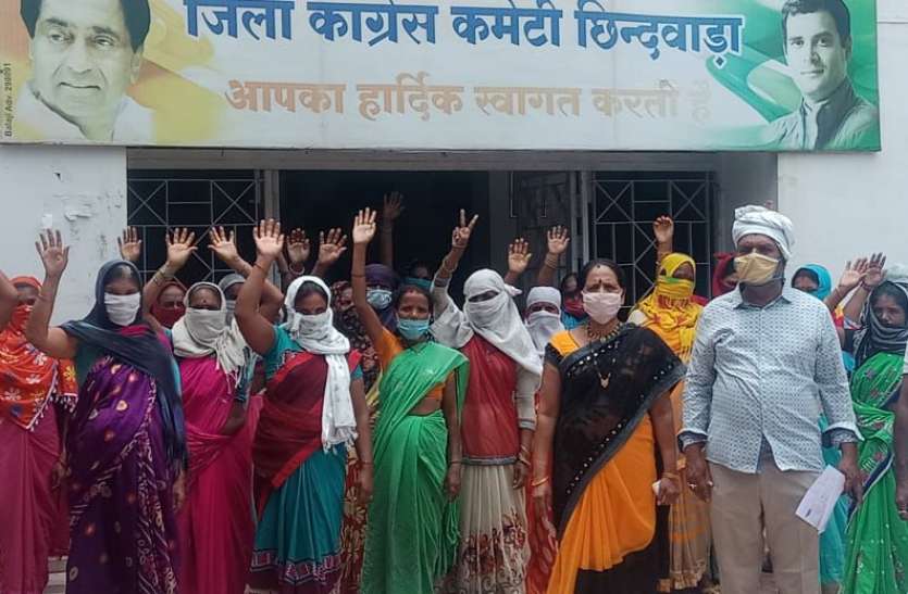 01_chw_07_dc.jpg महिला मजदूरों के सामने रोजगार का संकट