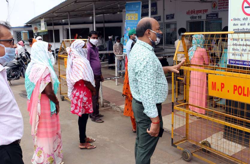 District hospital increased risk of corona infectionजिला अस्पताल में बढ़ा कोरोना संक्रमण का खतरा जिला अस्पताल में बढ़ा कोरोना संक्रमण का खतरा