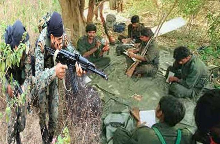 बड़ी संख्या में नक्सलियों ने किया सरेंडर, मिलेगी लाखों रुपए की अनुदान राशि बड़ी संख्या में नक्सलियों ने किया सरेंडर, मिलेगी लाखों रुपए की अनुदान राशि