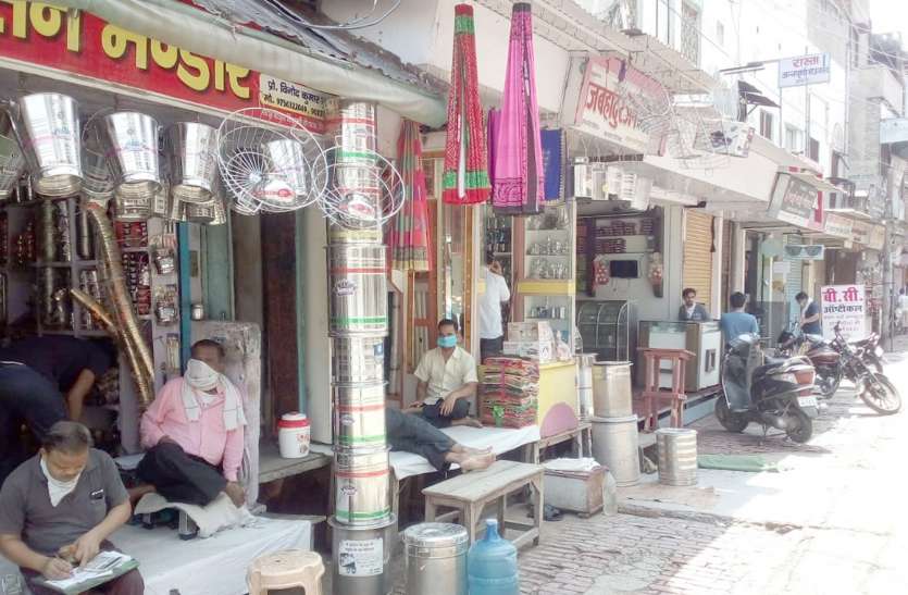 Market सुहागनगरी में दो माह बाद सड़क पर लौटी जिंदगी, पहली बार शाम पांच बजे तक खुलेगा बाजार