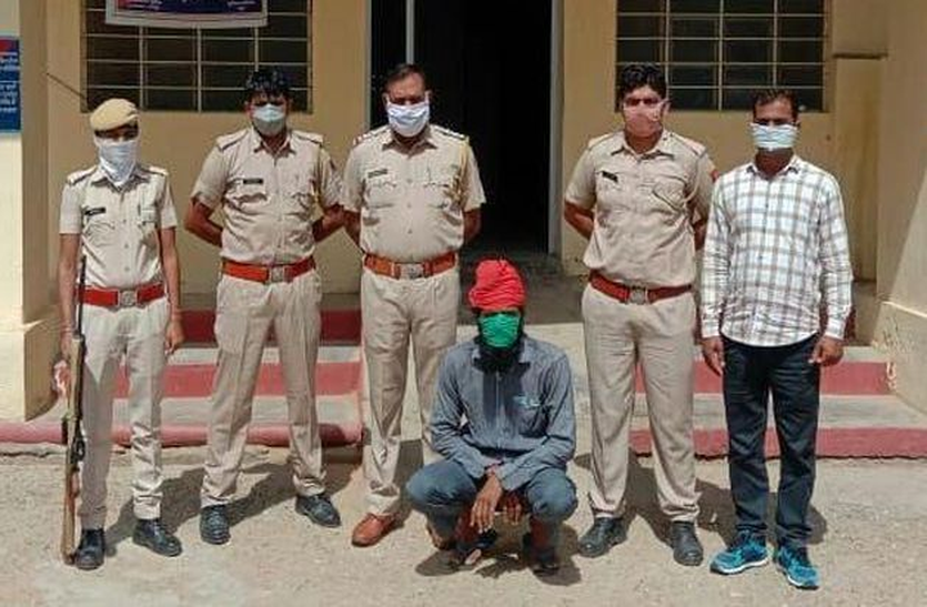 38 किलोग्राम डोडा पोस्त के साथ ट्रक जब्त, एक गिरफ्तार 38 किलोग्राम डोडा पोस्त के साथ ट्रक जब्त, एक गिरफ्तार