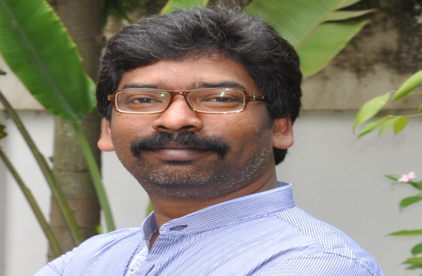बड़ी संख्या में नक्सलियों ने किया सरेंडर, मिलेगी लाखों रुपए की अनुदान राशि