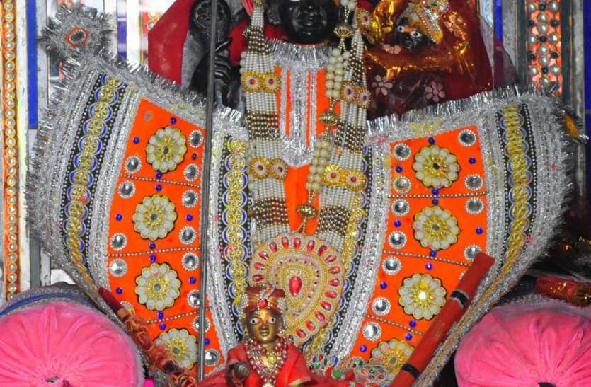 menar.jpg निर्जला एकादशी पर सूर्योदय से सूर्यास्त तक महिलाएं रही निर्जल व्रत
