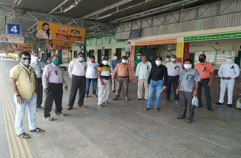 देखें VIDEO : एक दिन में चार प्रदर्शन, मुकदमा सिर्फ कांग्रेस कार्यकर्ताओं पर