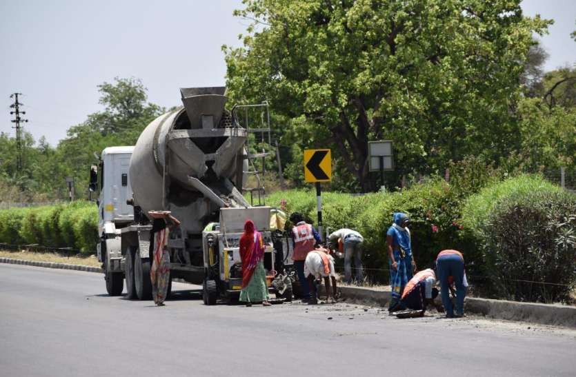 work_started.jpg लॉकडाउन के बाद फिर चलने लगा विकास का पहिया, निर्माण कार्य 2 महीने बाद फिर शुरू