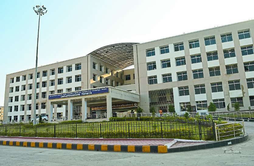 डिमरापाल मेडिकल कॉलेज में कोविड19 से जंग लडऩे वाले 9 मरीजों में से 3 ने हराया कोरोना को, हुए डिस्चार्ज डिमरापाल मेडिकल कॉलेज में कोविड19 से जंग लडऩे वाले 9 मरीजों में से 3 ने हराया कोरोना को, हुए डिस्चार्ज