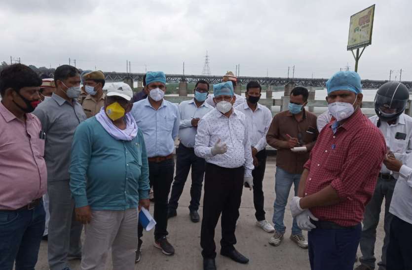 बाढ़ से बचाने के लिए कवायद तेज, शासन के निर्देश पर गंगा की दिशा मोड़ने की तैयारी बाढ़ से बचाने के लिए कवायद तेज, शासन के निर्देश पर गंगा की दिशा मोड़ने की तैयारी