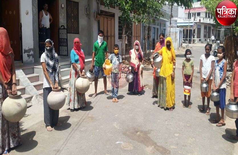 जलदाय विभाग को यहां के तालाब के पानी से परहेज, क्षेत्र में गहराया जलसंकट जलदाय विभाग को यहां के तालाब के पानी से परहेज, क्षेत्र में गहराया जलसंकट
