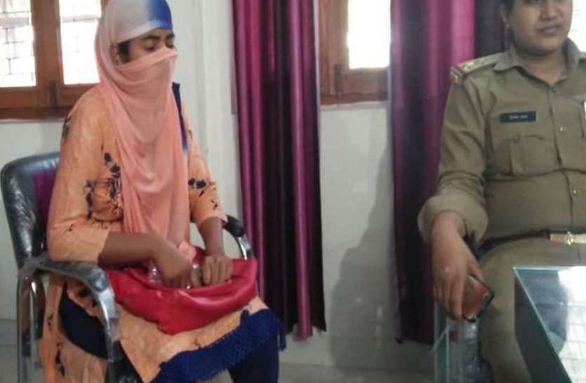 13 माह में 25 स्कूलों से 1 करोड़ सैलेरी लेने वाली शिक्षिका हुई गिरफ्तार 13 माह में 25 स्कूलों से 1 करोड़ रुपए कमाने वाली शिक्षिका हुई गिरफ्तार