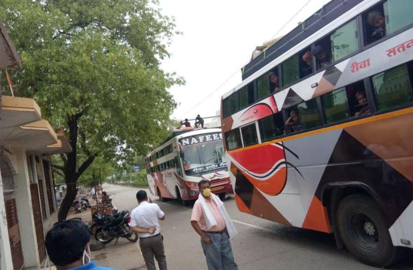 77 lakh rupees spent in bringing migrants to Satna SATNA : श्रमिकों और छात्रों की वापसी में खर्च हुए 77 लाख रुपये